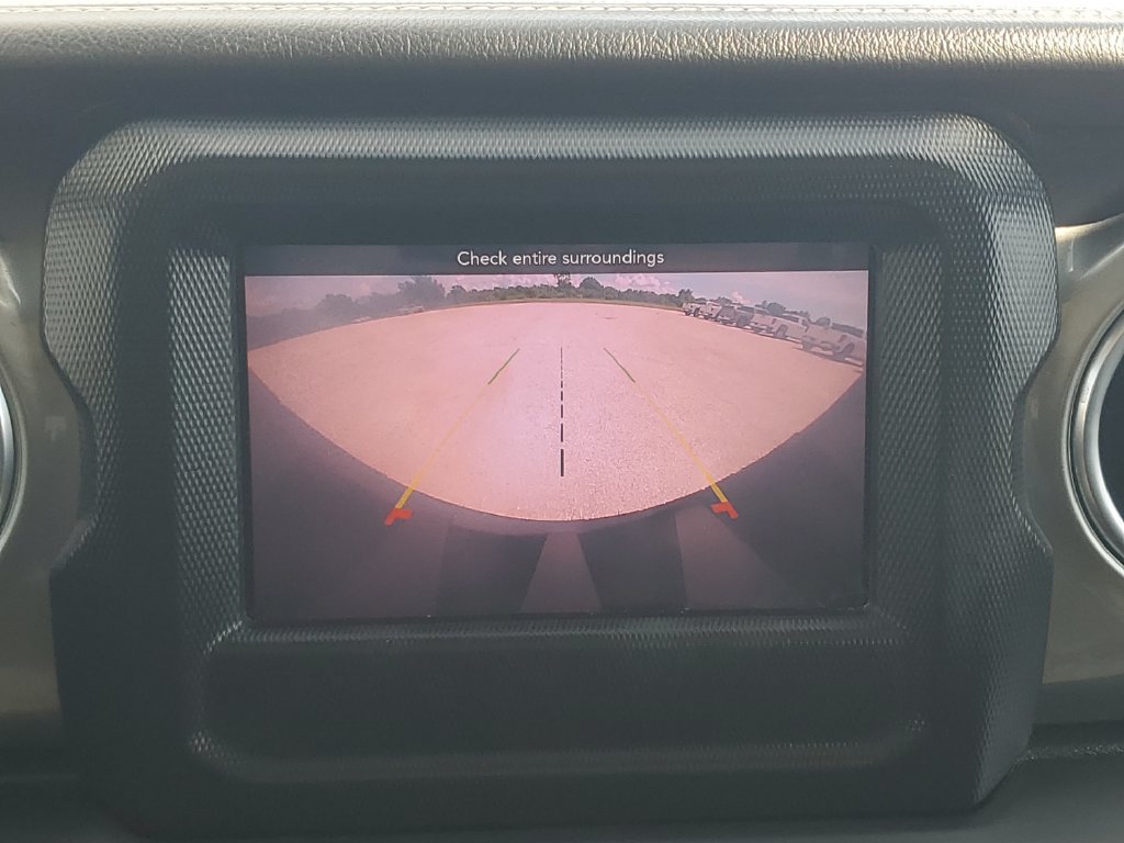 Used 2019 Jeep Wrangler Unlimited Sahara AWD/4WD image 18