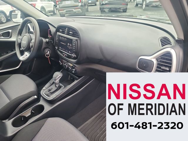 Used 2023 Kia Soul LX image 13