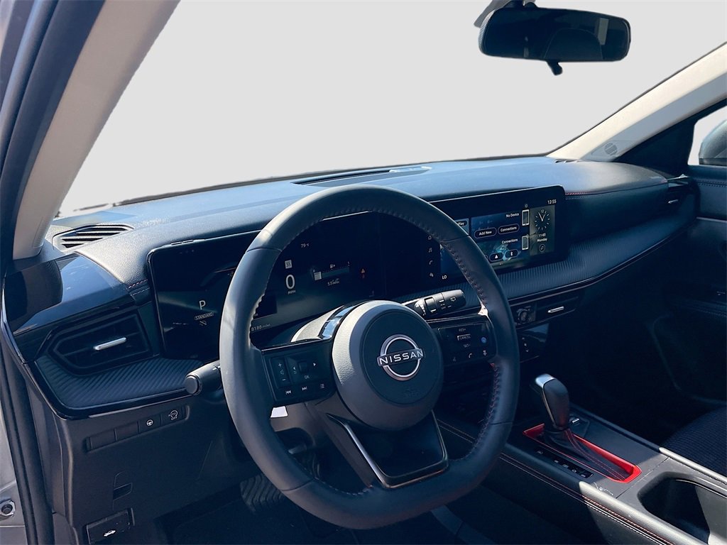 Used 2025 Nissan Kicks SR image 11