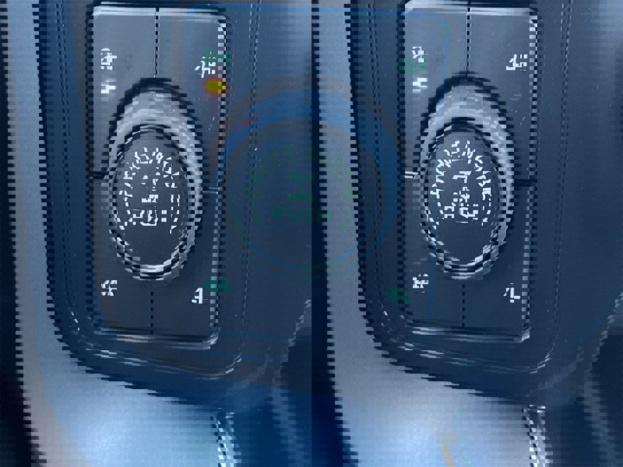 New 2025 Ford F150 Lariat w/ Equipment Group 501A Mid image 9