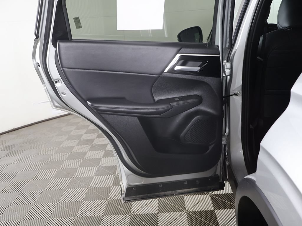 Used 2024 Mitsubishi Outlander SE FWD image 23