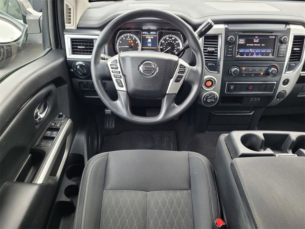 Used 2019 Nissan Titan SV image 10