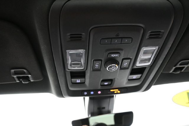 Used 2021 Chevrolet Tahoe Premier w/ Premium Package AWD/4WD image 12