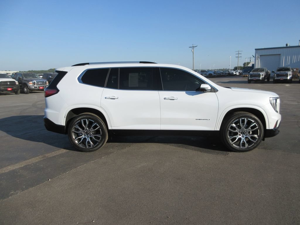 Certified 2026 GMC Acadia Denali Ultimate w/ LPO, All-Weather Package AWD/4WD image 5