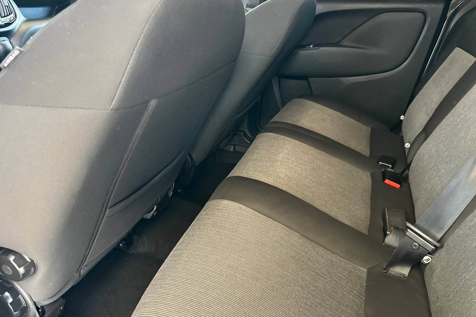 Used 2018 RAM ProMaster City SLT FWD image 9
