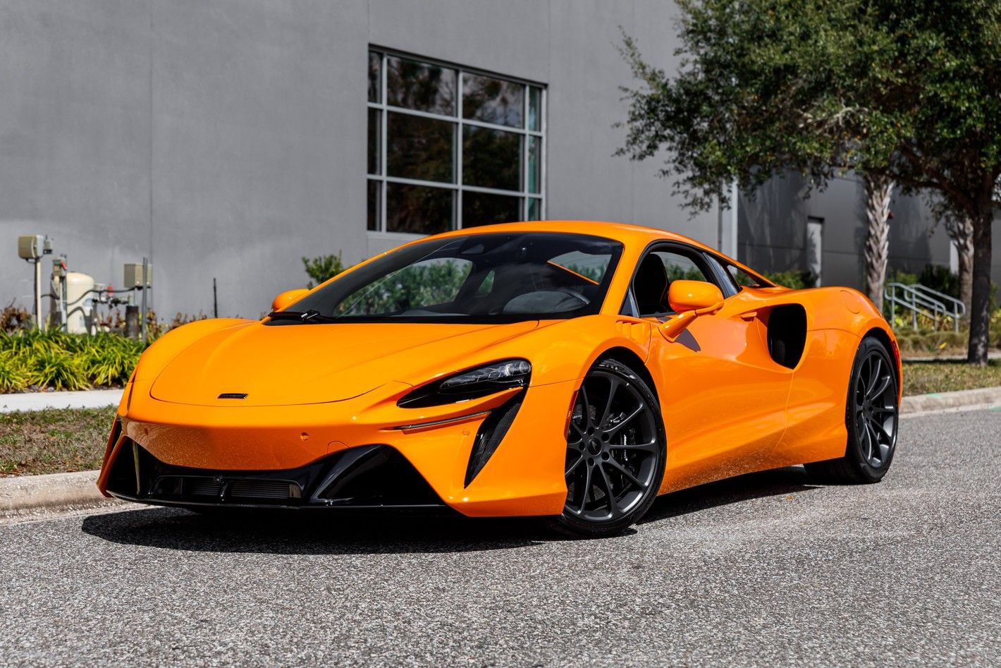 New 2026 McLaren Artura RWD image 32