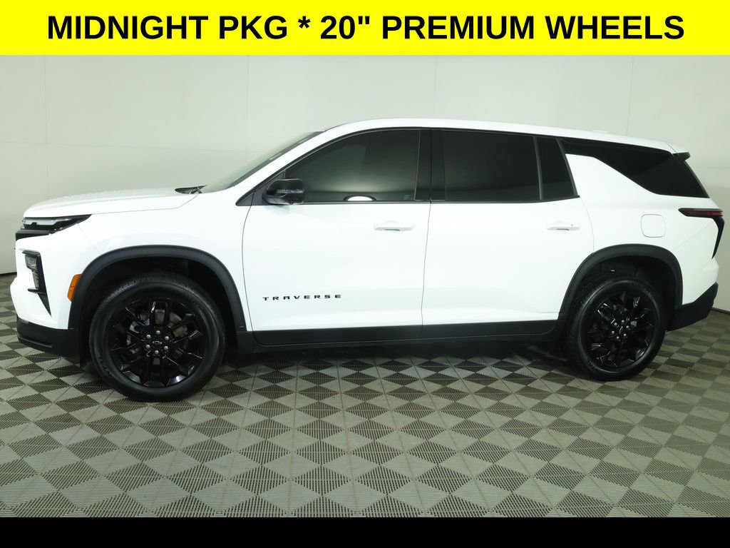 Used 2024 Chevrolet Traverse LS w/ Midnight/Sport Edition FWD image 4