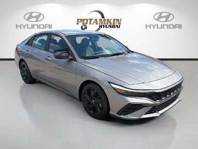 Certified 2026 Hyundai Elantra Sport FWD image 4