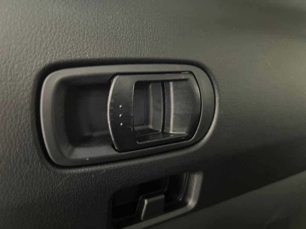 Used 2025 MAZDA CX-50 AWD 2.5 S w/ Premium Package image 31