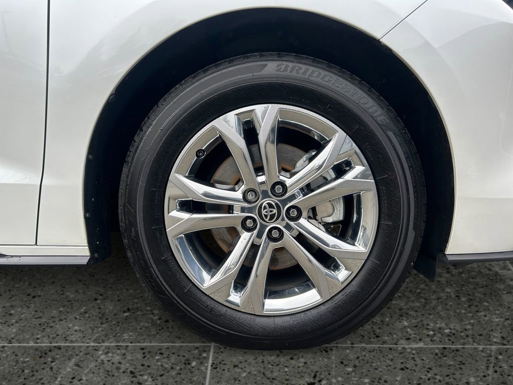 Used 2022 Toyota Sienna Platinum image 9