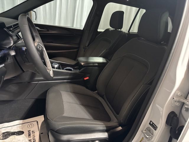 Used 2025 Jeep Grand Cherokee Laredo w/ Trailer Tow Package image 4