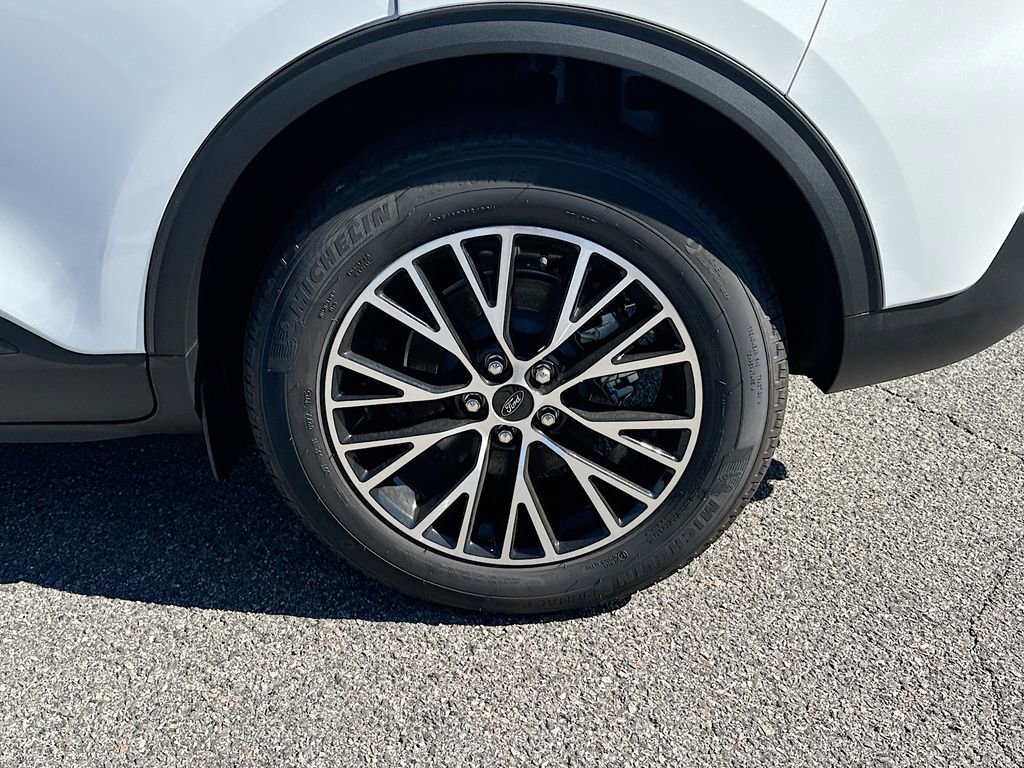 New 2025 Ford Escape SE w/ Class II Trailer Tow Package image 24