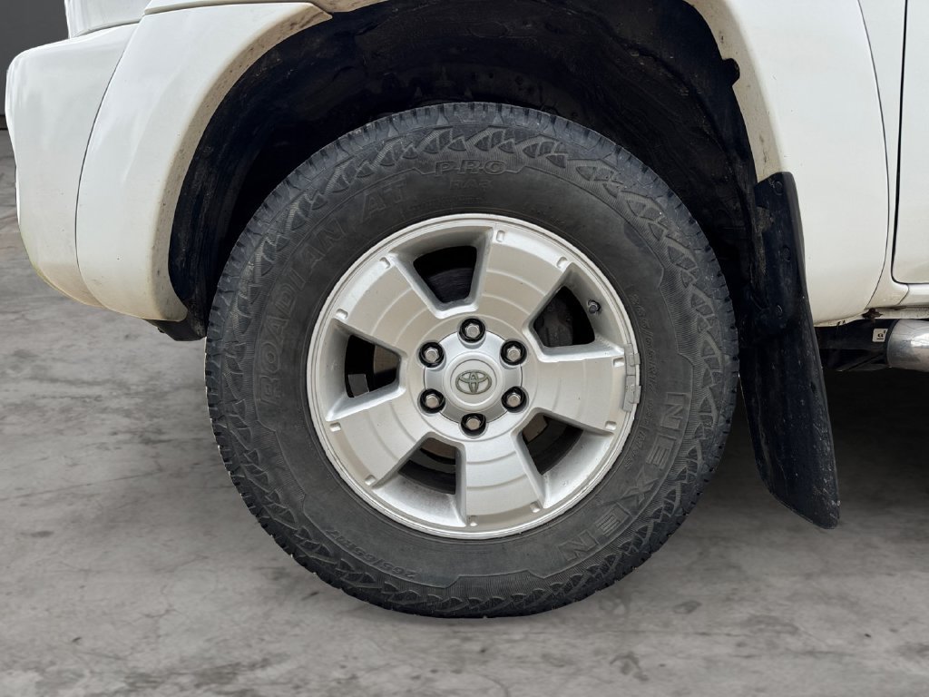 Used 2009 Toyota Tacoma 4x4 Double Cab w/ TRD Sport Pkg image 9