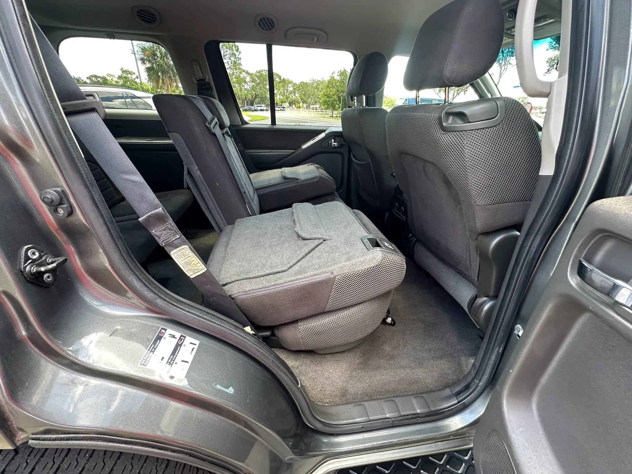 Used 2008 Nissan Pathfinder SE AWD/4WD image 25