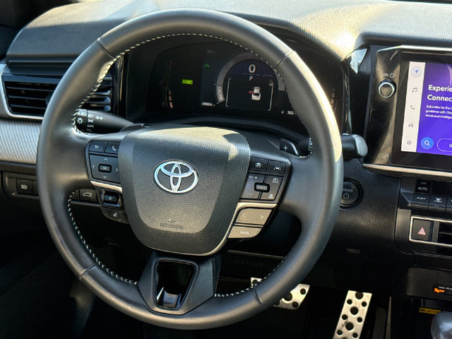 Used 2025 Toyota Camry SE w/ Multimedia Upgrade Package FWD image 13