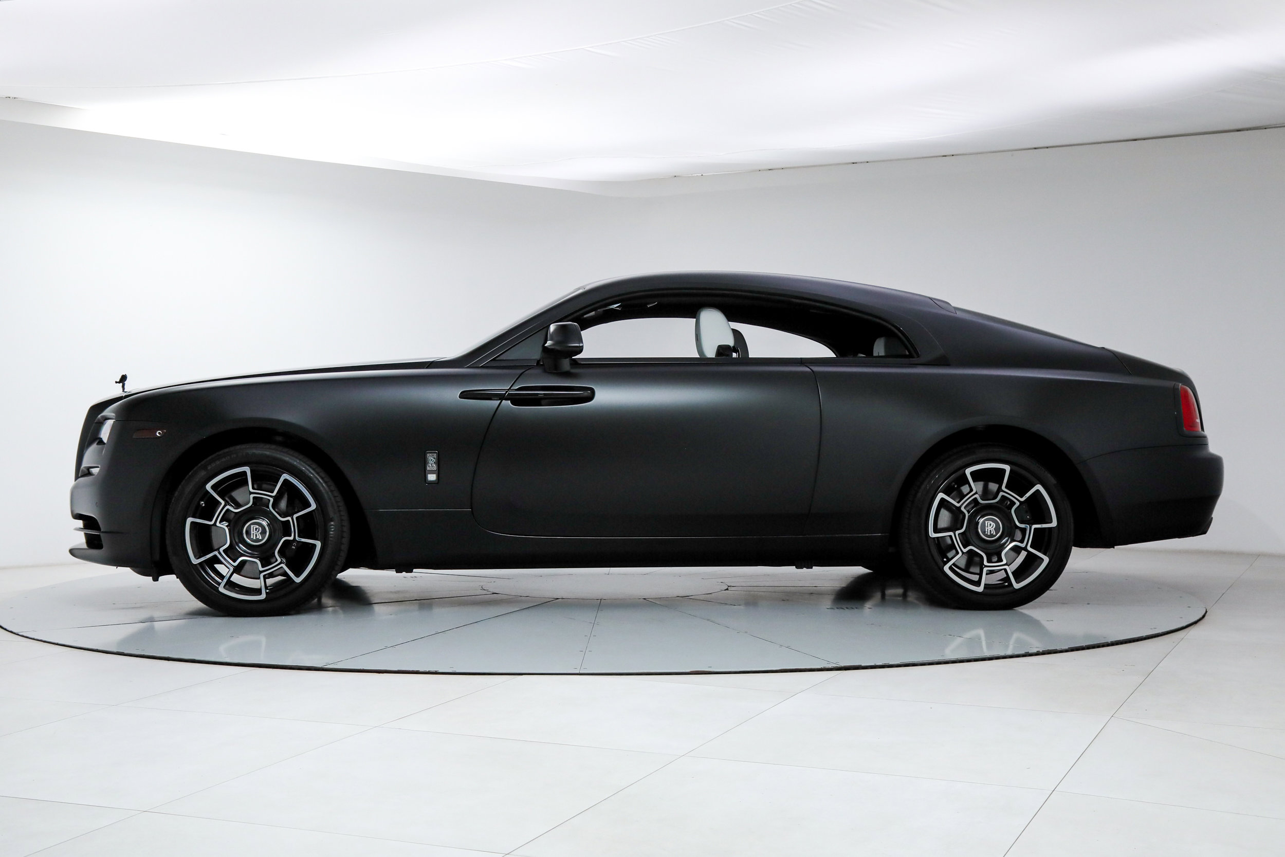 Used 2021 Rolls-Royce Wraith RWD image 2