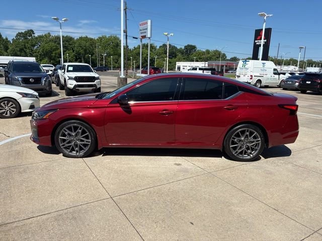 Used 2024 Nissan Altima 2.0 SR FWD image 4