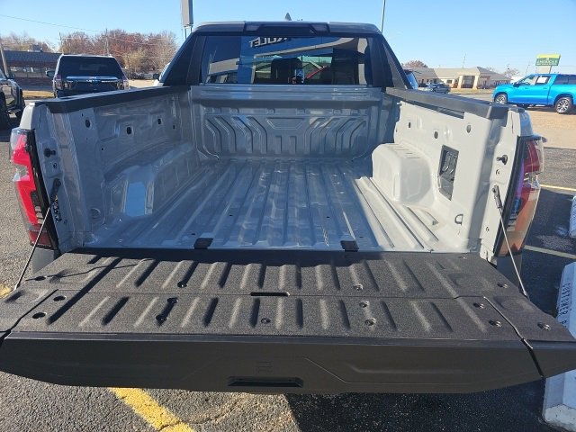 New 2025 Chevrolet Silverado EV LT image 19