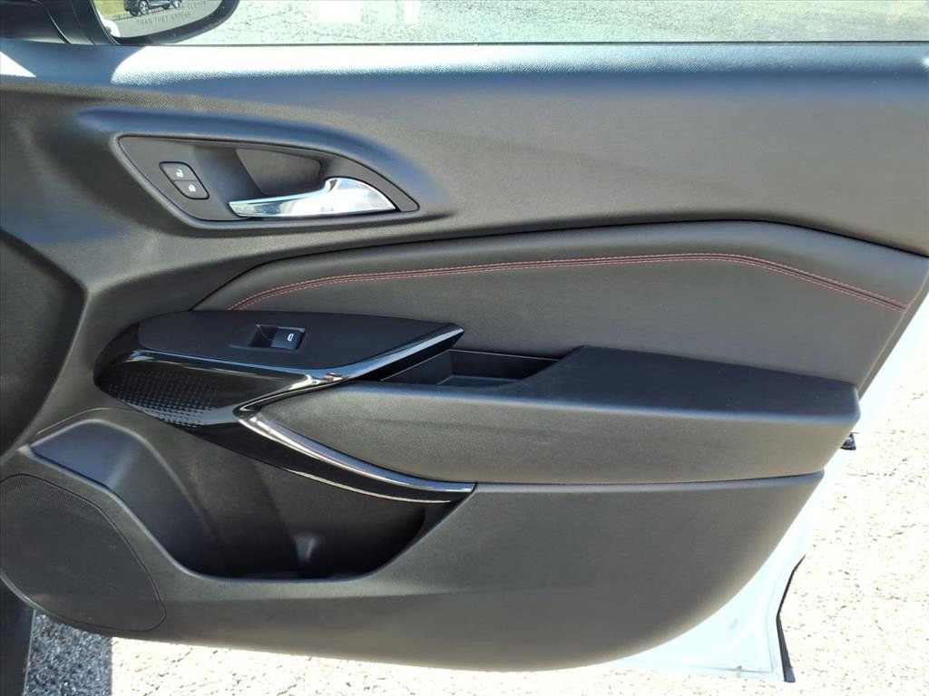 Used 2024 Chevrolet Trax RS w/ Driver Confidence Package image 13