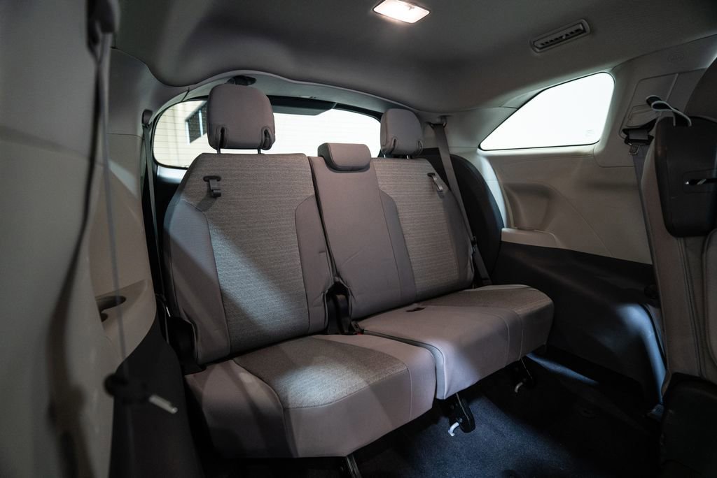 Certified 2023 Toyota Sienna LE image 37