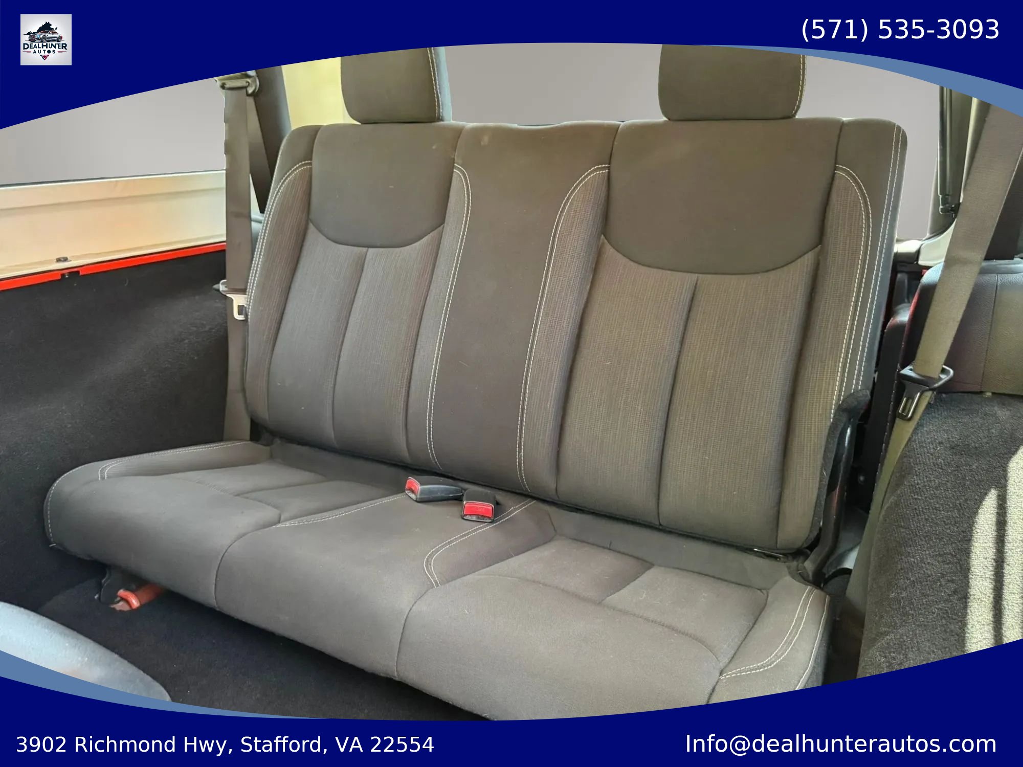 Used 2016 Jeep Wrangler Sahara w/ Connectivity Group AWD/4WD image 16