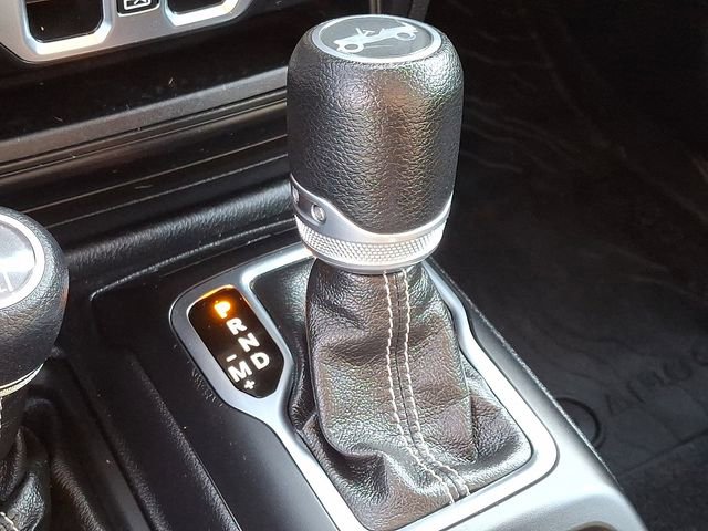 Used 2020 Jeep Wrangler Unlimited Sahara image 16