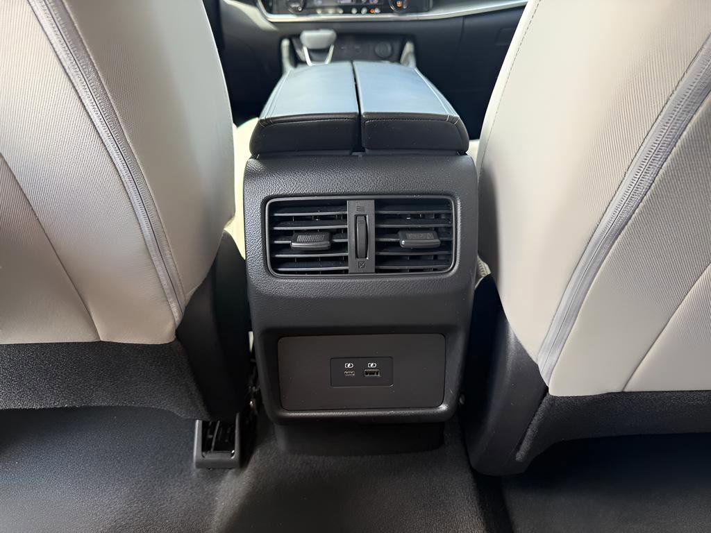 Used 2022 Nissan Rogue SV FWD image 12