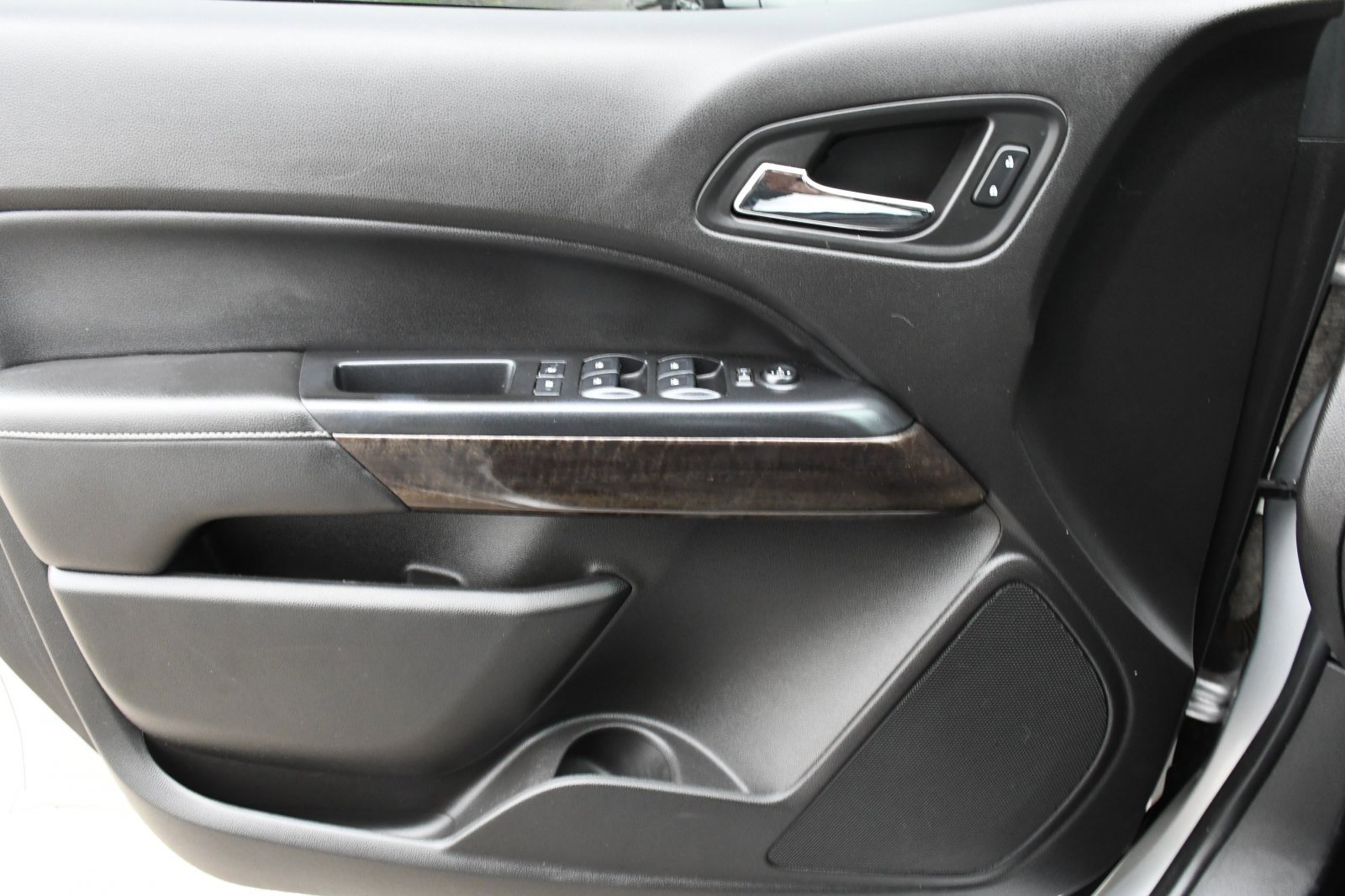 Used 2016 GMC Canyon SLE w/ Trailering Package image 16