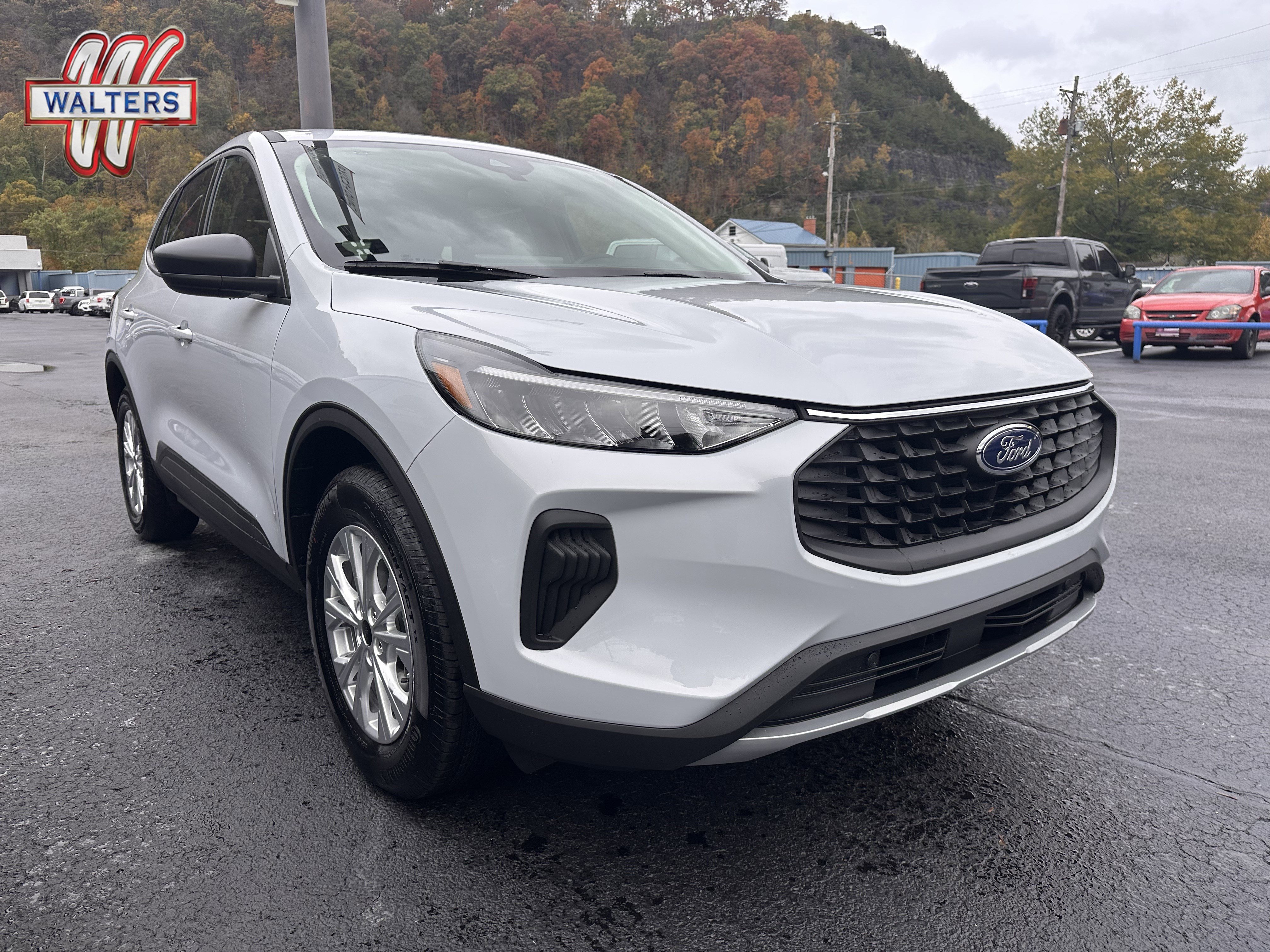 New 2026 Ford Escape Active w/ Tech Pack #1 AWD/4WD image 1