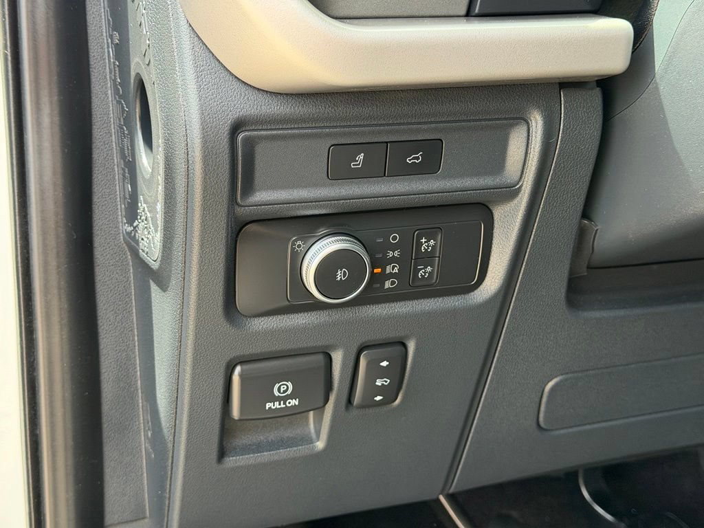 Used 2022 Ford Expedition XLT AWD/4WD image 25