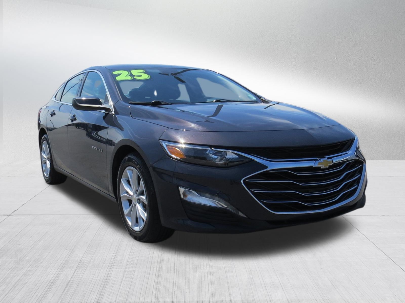 Used 2025 Chevrolet Malibu LT FWD image 9