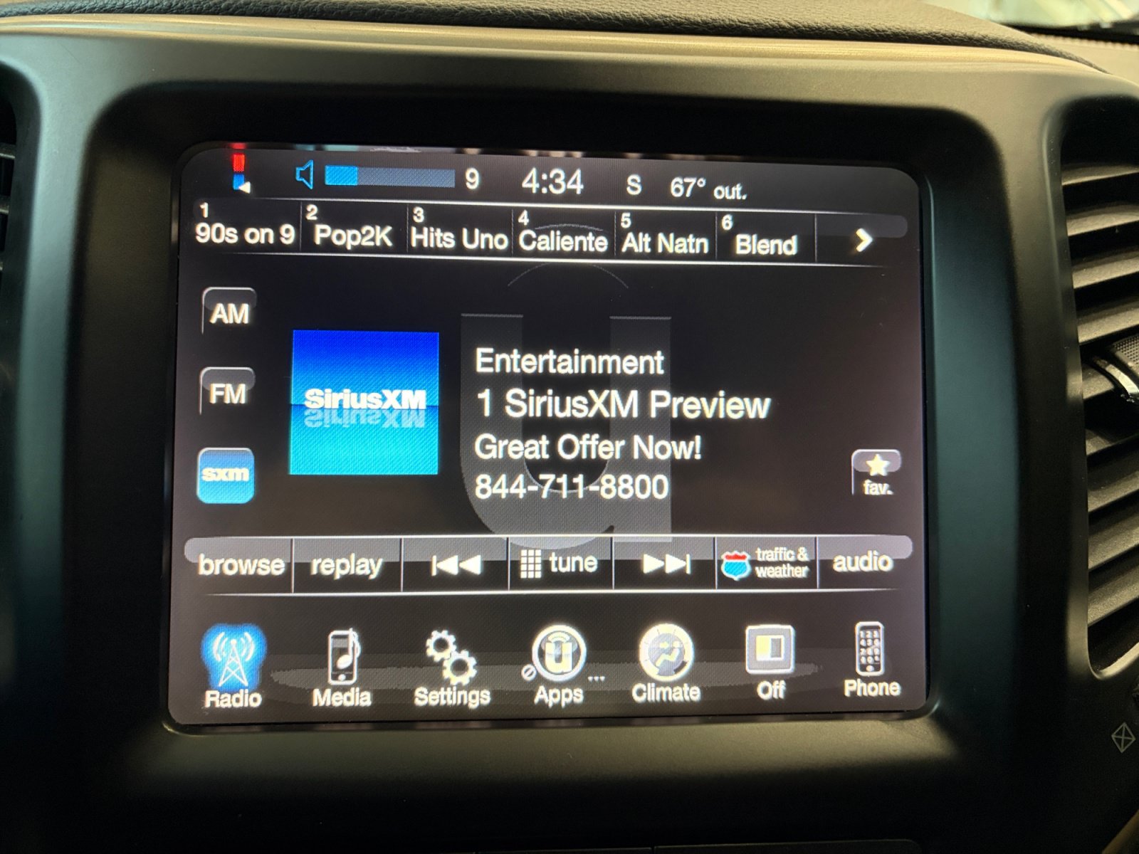 Used 2015 Jeep Cherokee Latitude FWD image 22