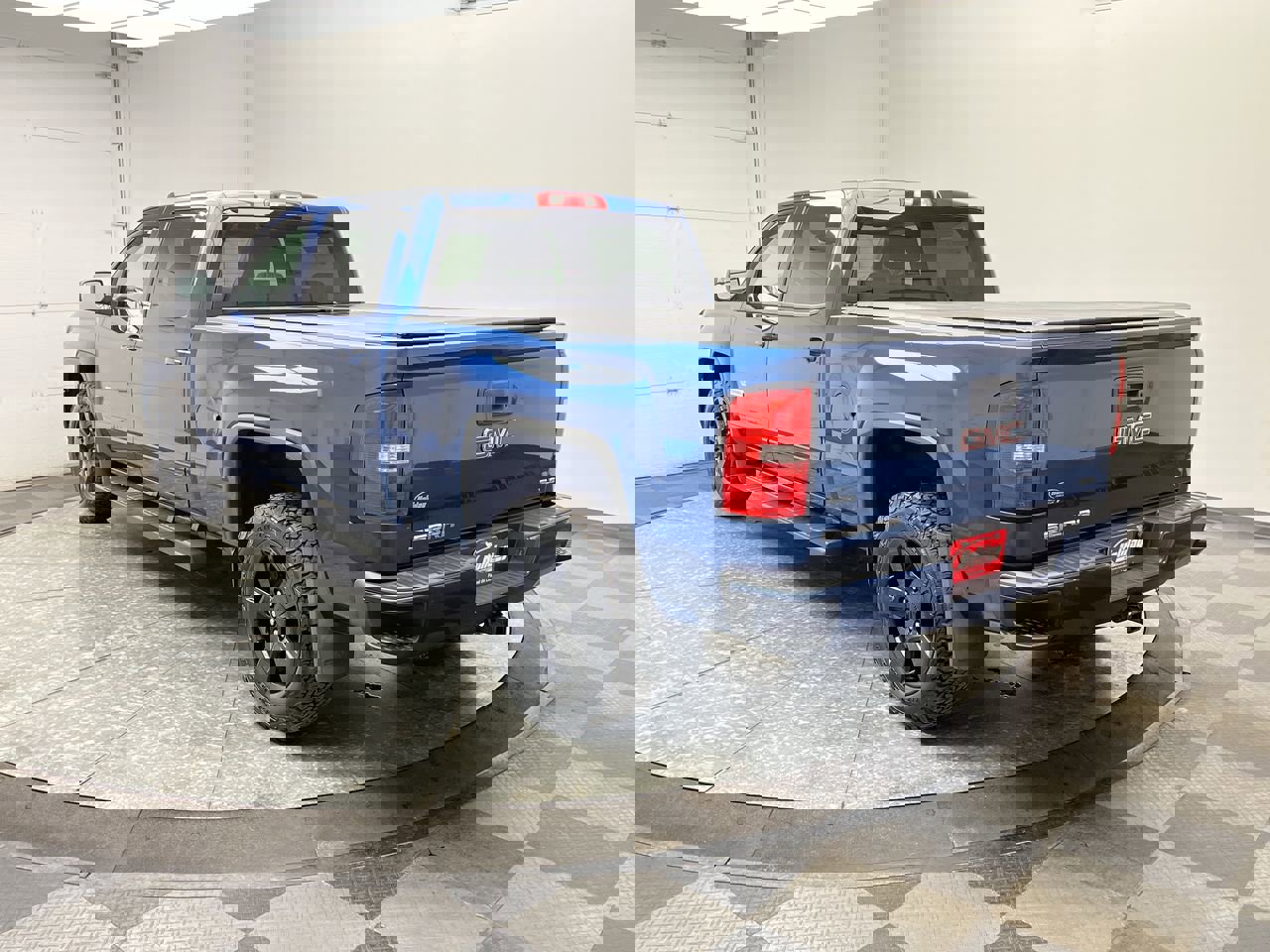 Used 2018 GMC Sierra 1500 SLE image 2