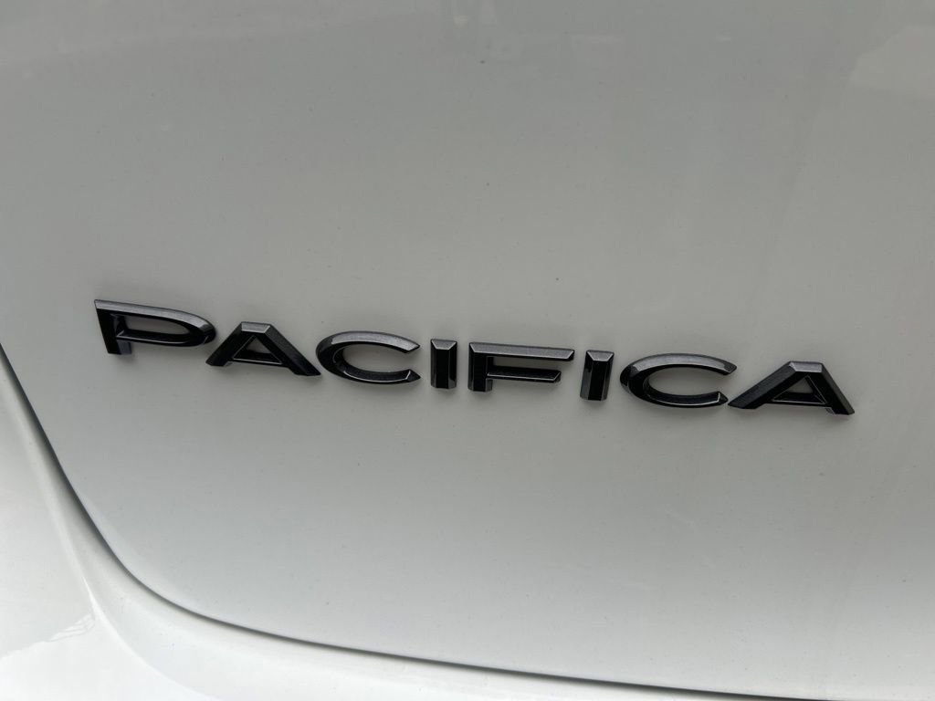 New 2026 Chrysler Pacifica Select image 13