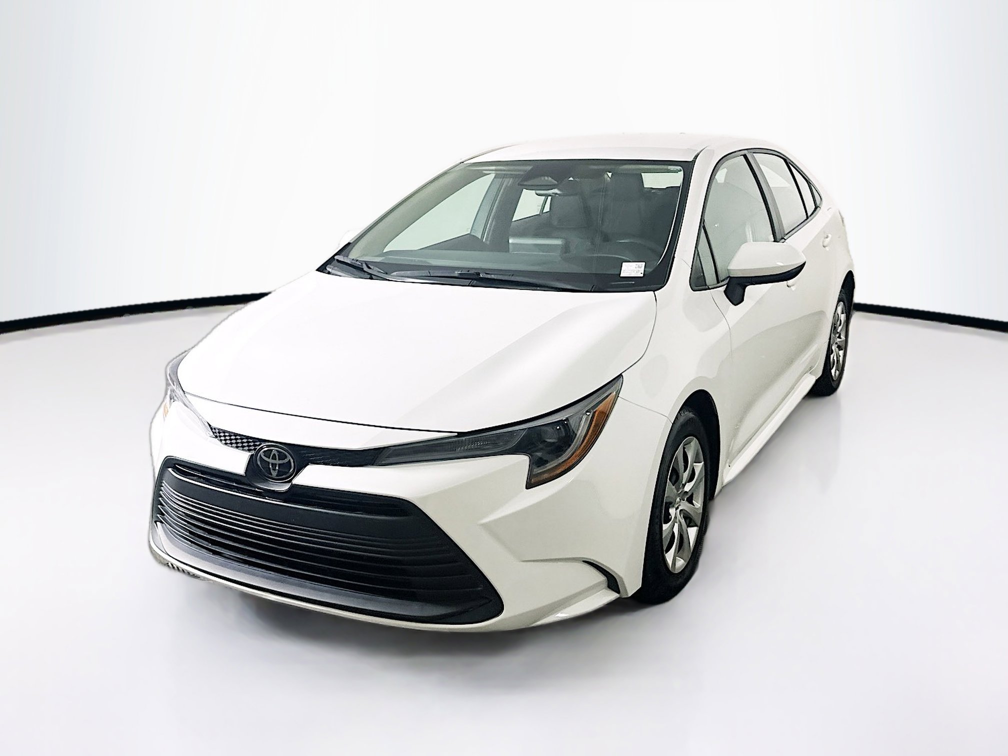 Used 2024 Toyota Corolla LE image 3