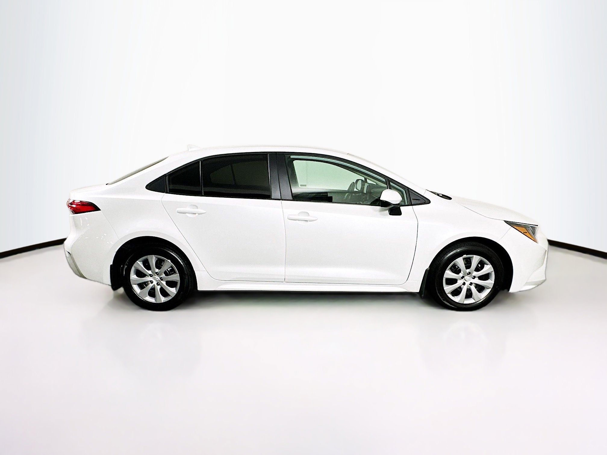 Used 2025 Toyota Corolla LE image 10