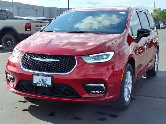 New 2026 Chrysler Pacifica Select AWD/4WD image 2