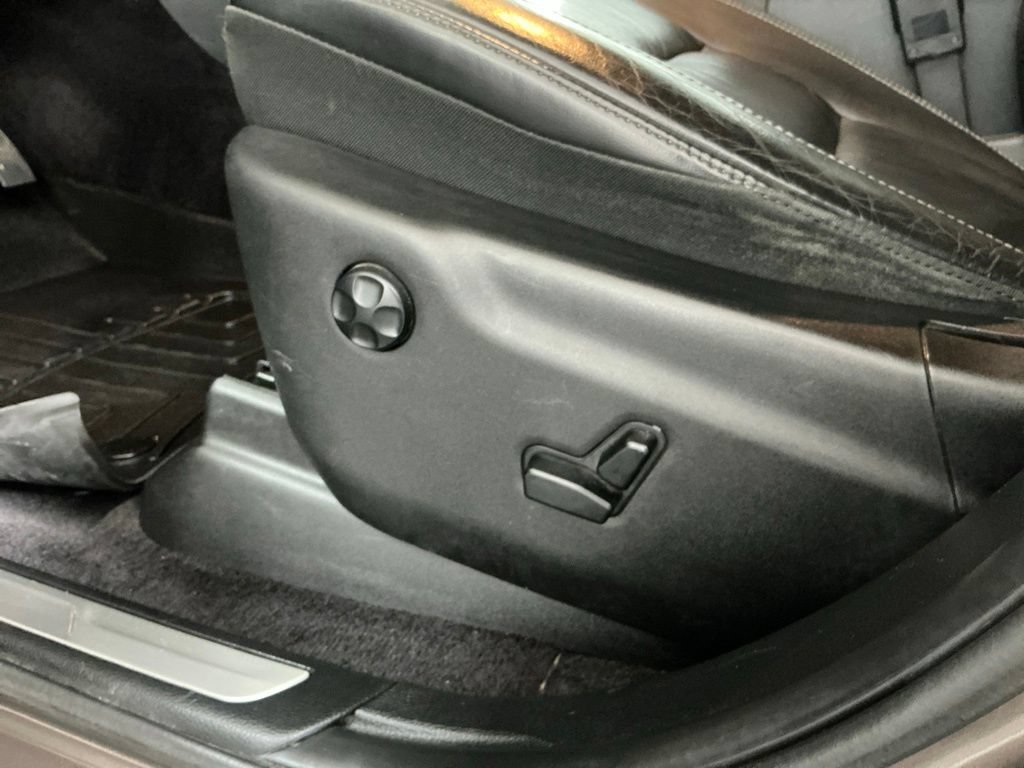 Used 2017 Jeep Grand Cherokee Limited AWD/4WD image 19