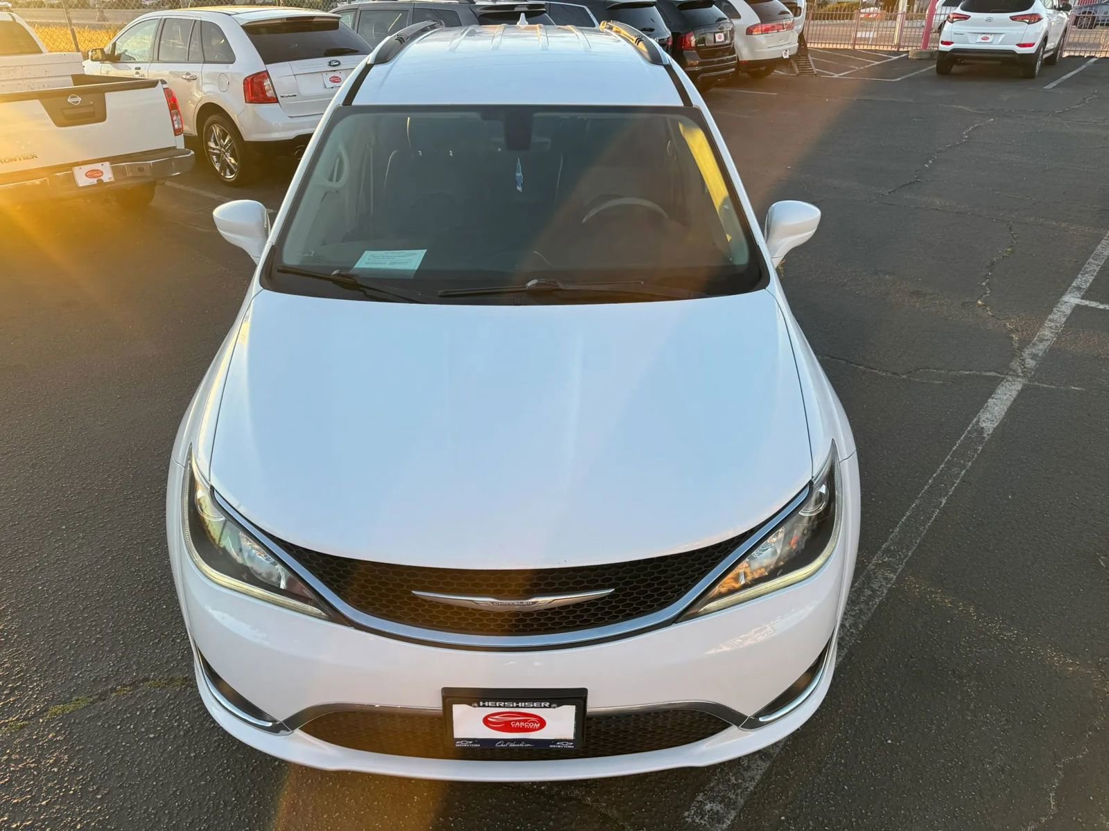 Used 2017 Chrysler Pacifica Touring-L Plus FWD image 18