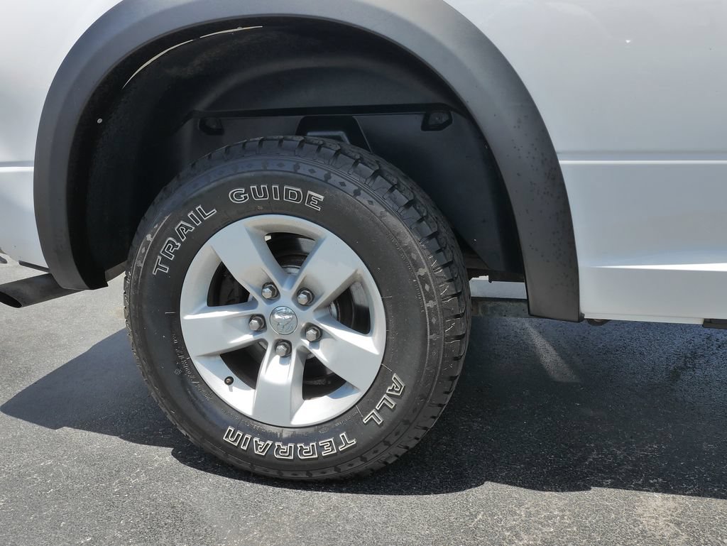 Used 2019 RAM 1500 Classic SLT w/ Protection Group AWD/4WD image 9