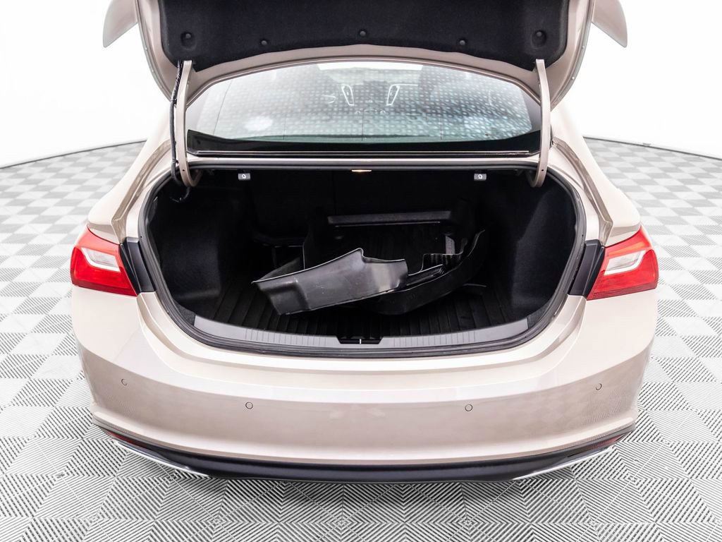 Used 2025 Chevrolet Malibu RS w/ LPO, Floor Liner Package image 27