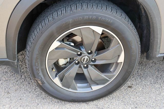 Used 2024 Nissan Rogue SV AWD/4WD image 7