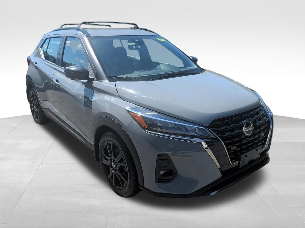 Used 2021 Nissan Kicks SR w/ Interior Electronics Package FWD image 7