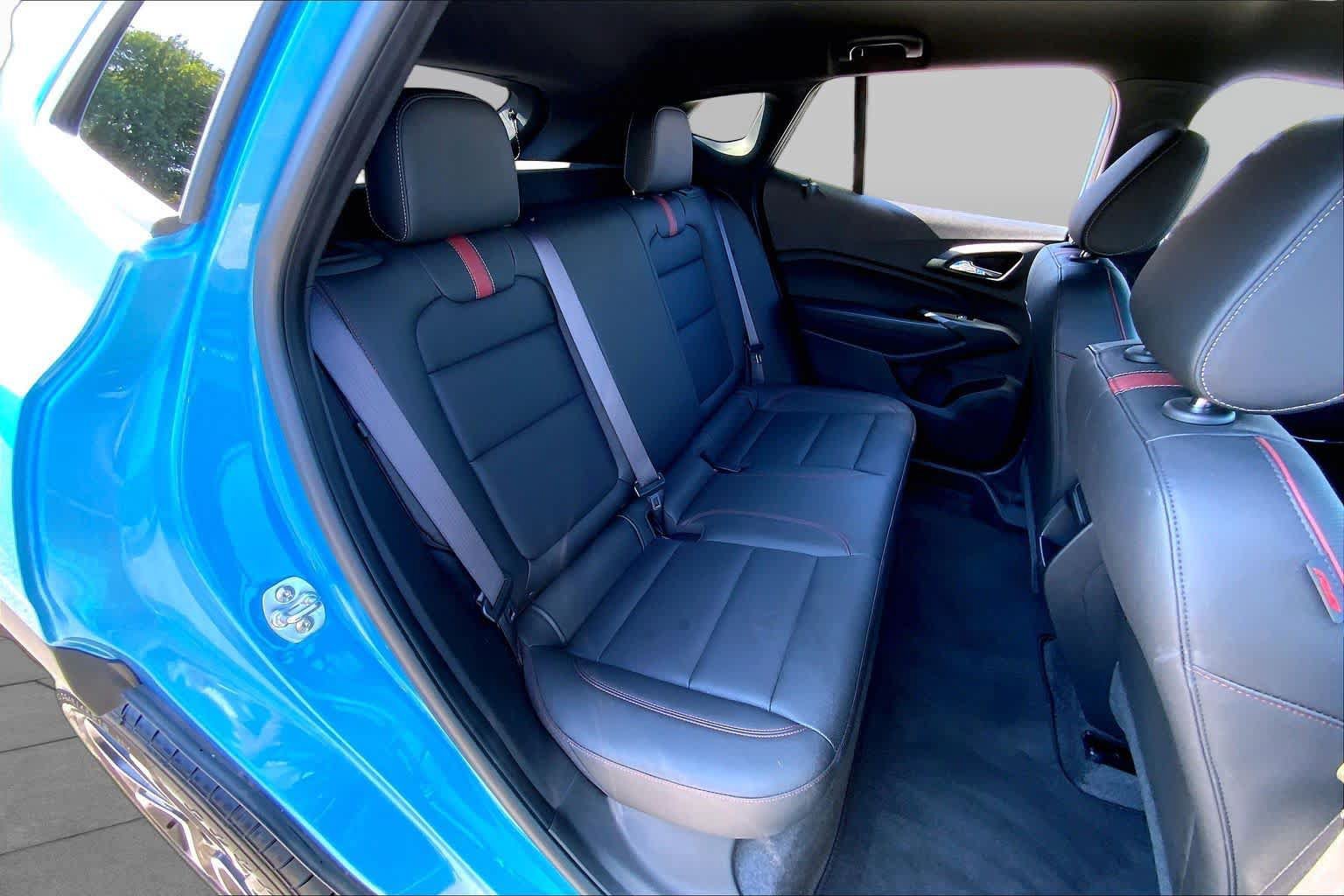Used 2025 Chevrolet Trax RS FWD image 20