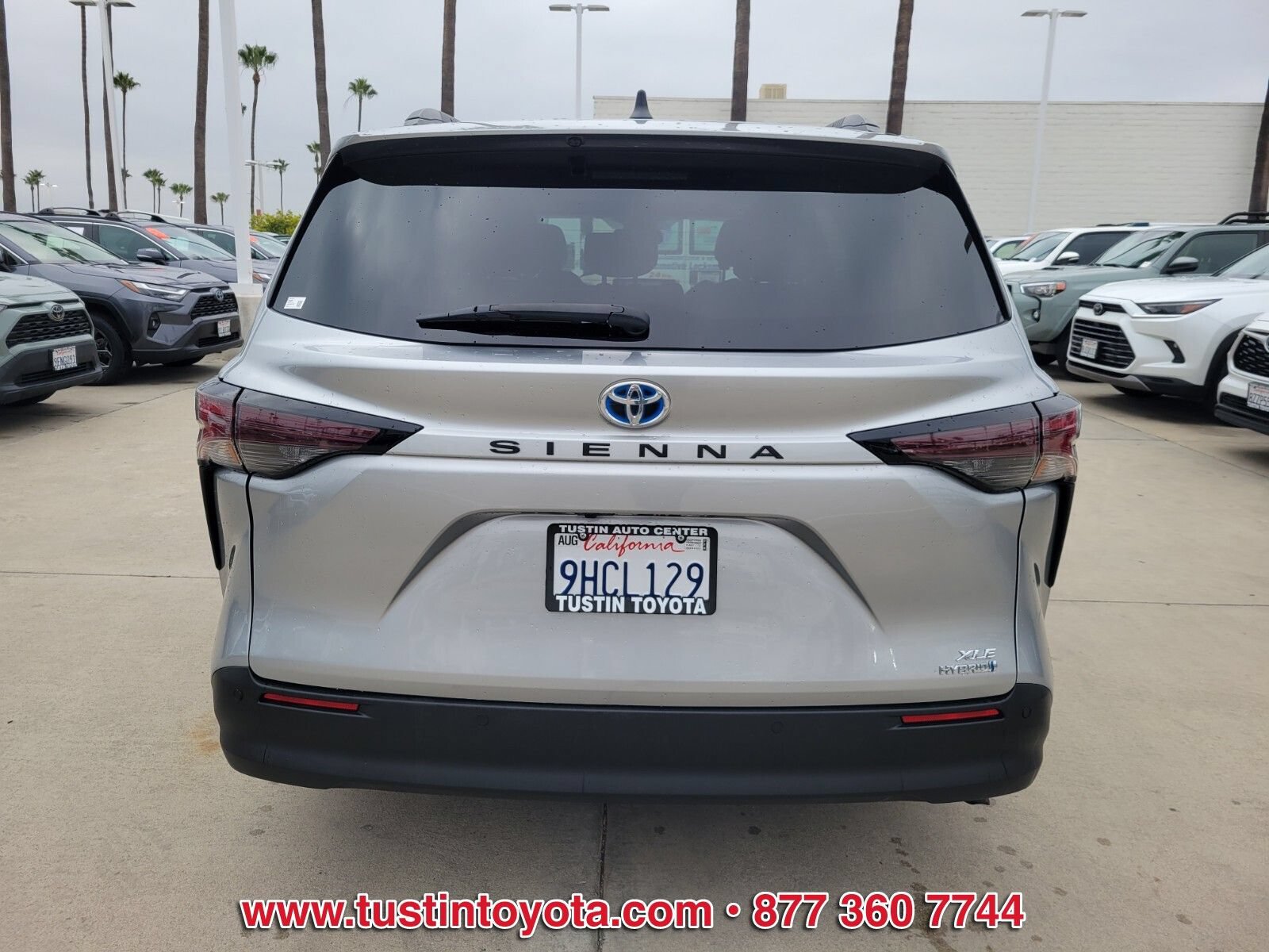 Certified 2023 Toyota Sienna XLE FWD image 5