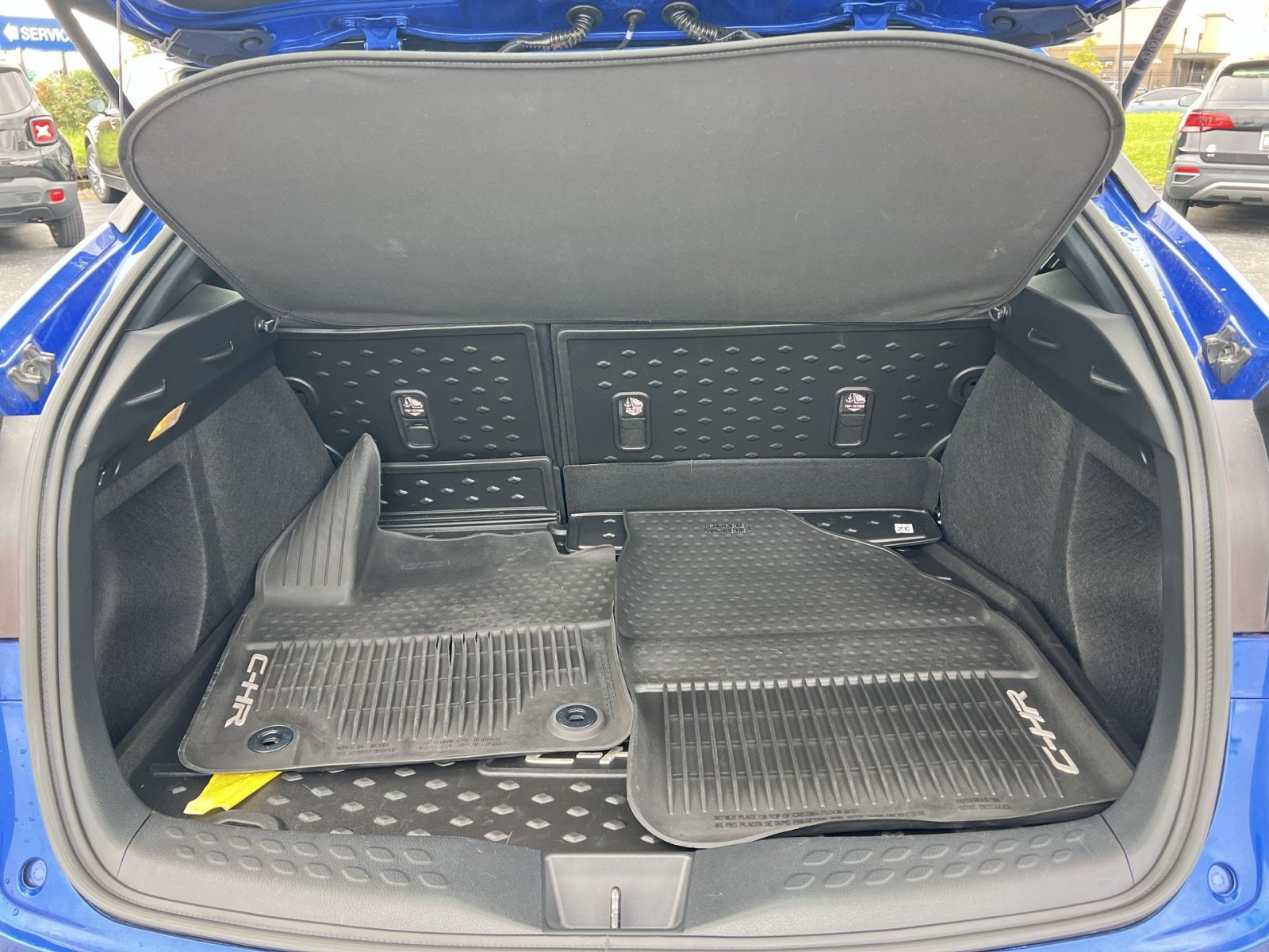 Used 2019 Toyota C-HR LE FWD image 24