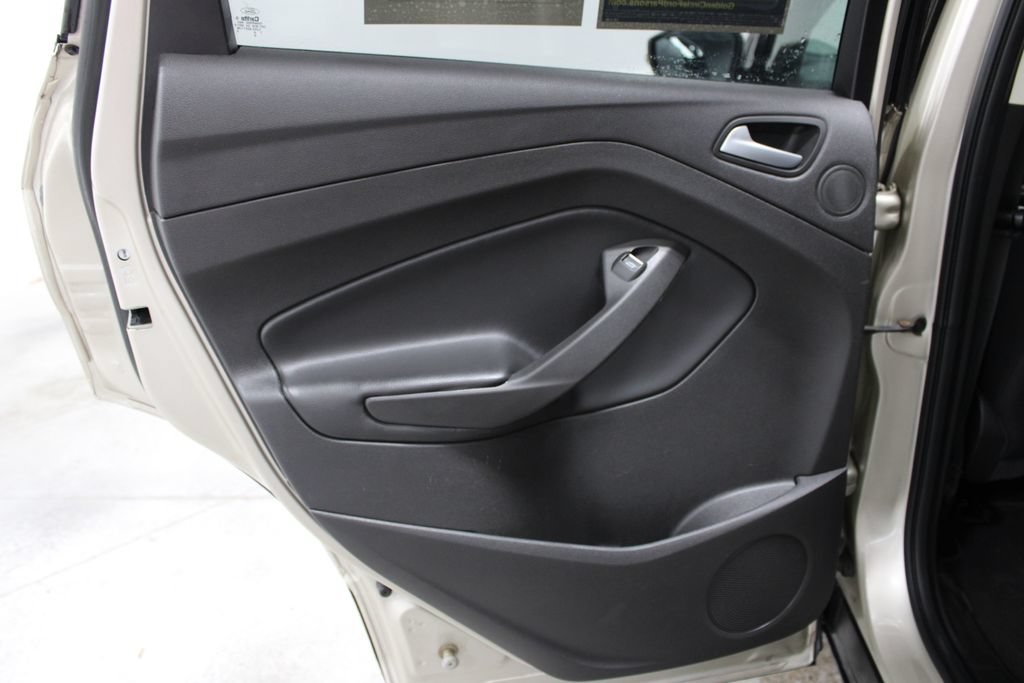 Used 2018 Ford Escape Titanium w/ Ford Safe & Smart Package FWD image 21