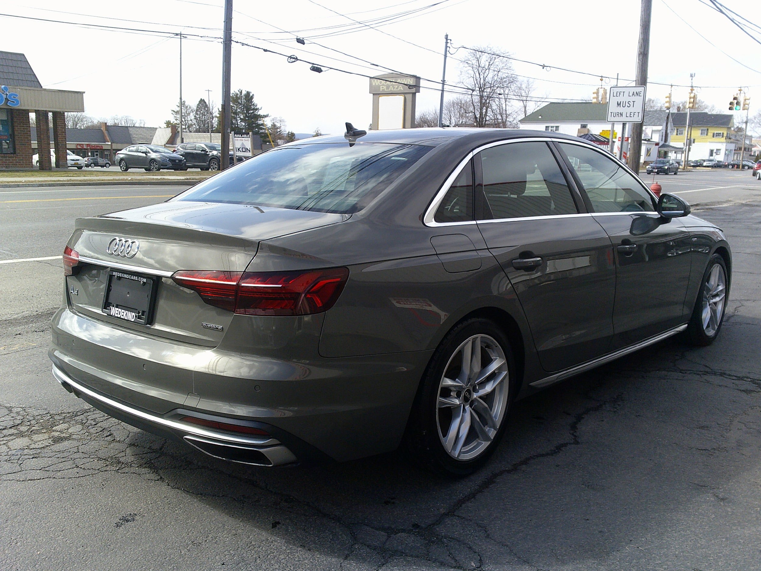 Used 2023 Audi A4 2.0T Premium Plus AWD/4WD image 5