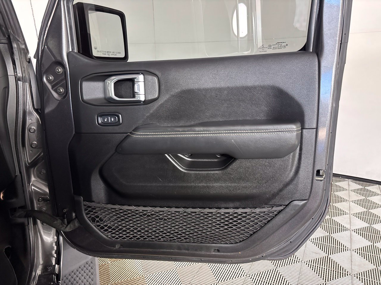 Used 2022 Jeep Wrangler Unlimited Sahara AWD/4WD image 25