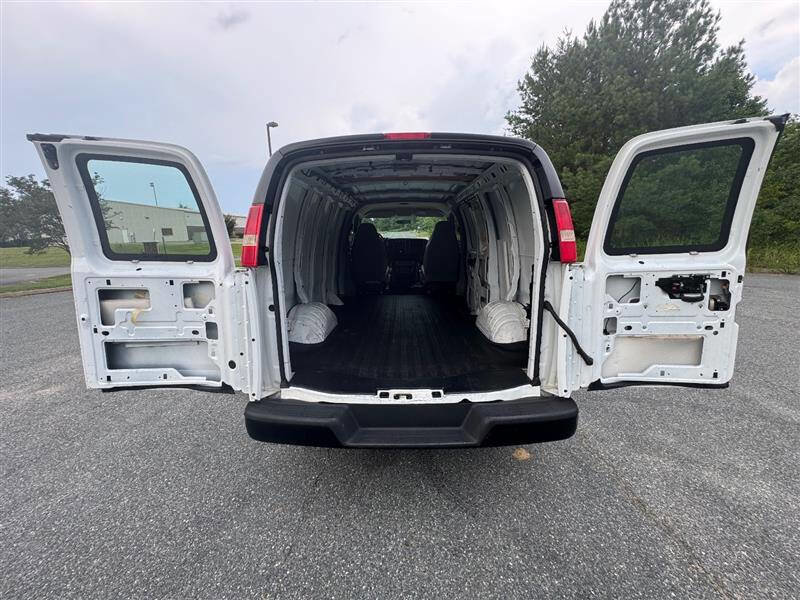 Used 2007 Chevrolet Express 1500 image 18